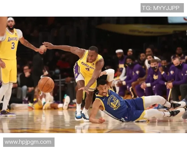 2008年湖人与勇士的激烈对决回顾与分析篮球历史上的经典时刻 2008年湖人与勇士的激烈对决回顾与分析篮球历史上的经典时刻