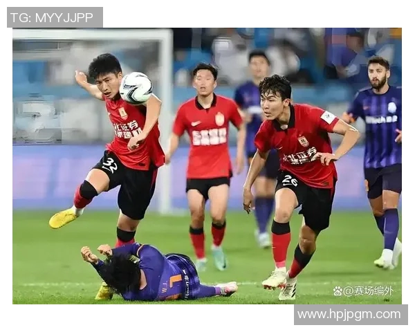 中国与韩国足球比赛中爆发冲突引发热议双方球员为何会如此激烈对抗 中国与韩国足球比赛中爆发冲突引发热议双方球员为何会如此激烈对抗