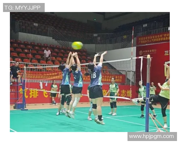 重庆排球队的崛起与发展探秘:展现排球运动的激情与力量 重庆排球队的崛起与发展探秘:展现排球运动的激情与力量